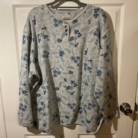 Classic Elements Grey and Blue Floral Paisley Print Long Sleeve Henley Top - Picture 1 of 4